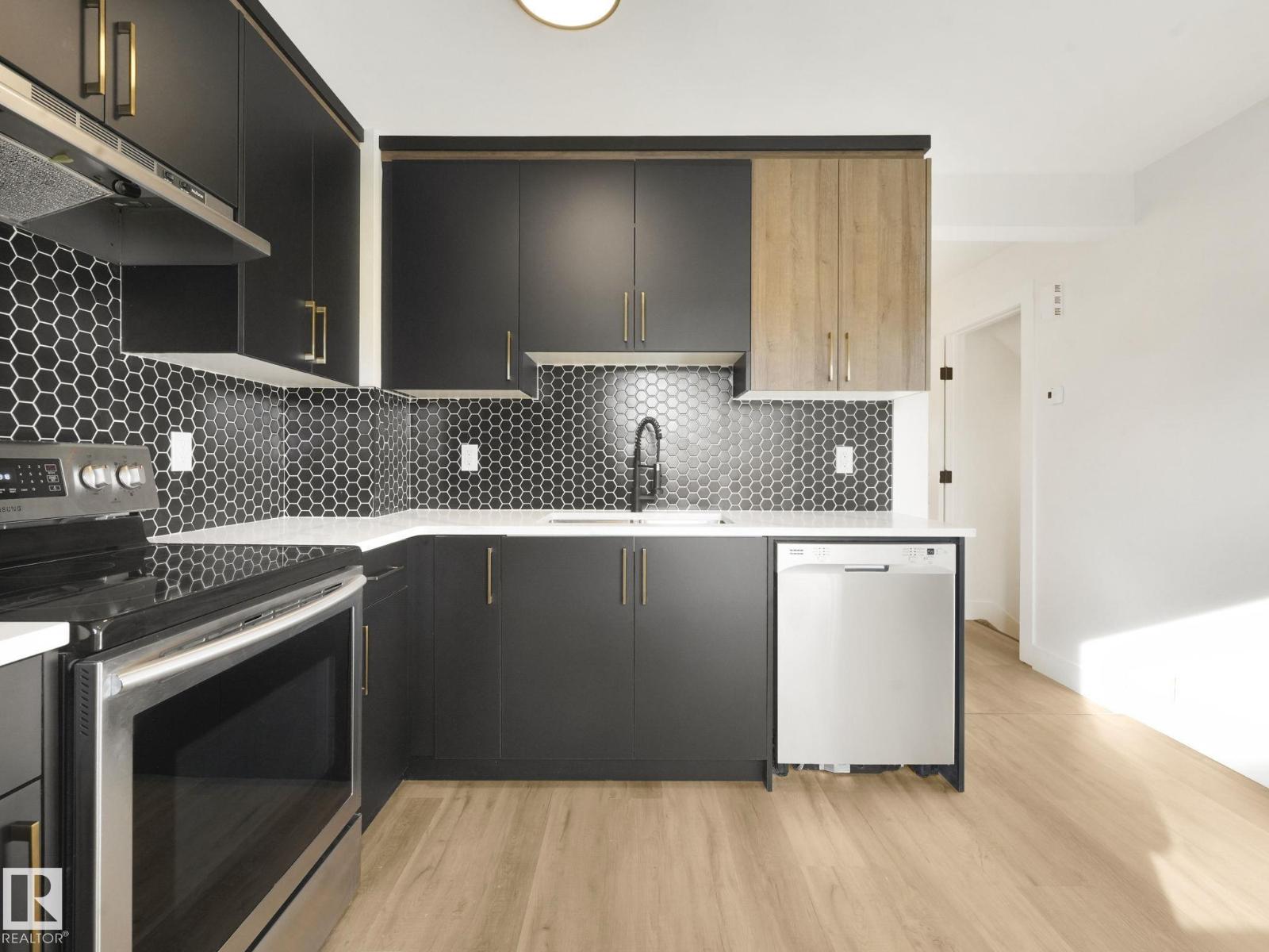 #10 13833 30 ST NW, Edmonton