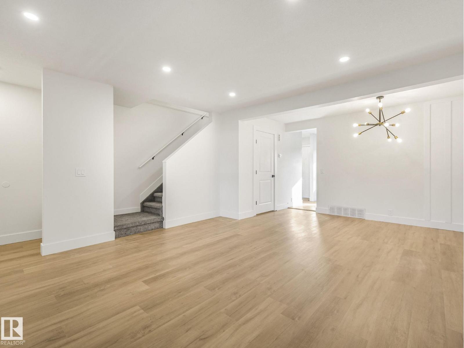 #10 13833 30 ST NW, Edmonton