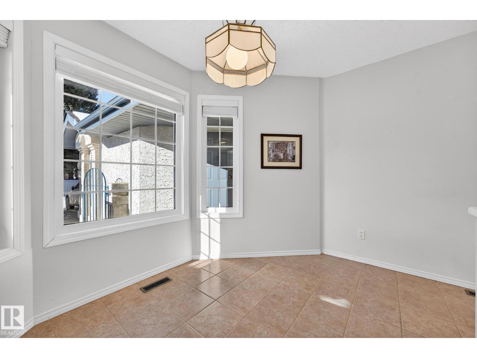 156 OEMING RD NW, Edmonton