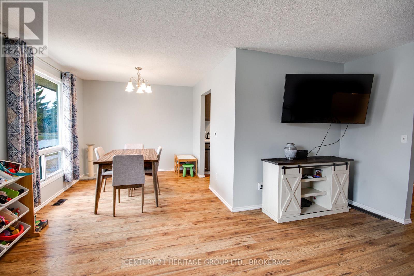 805 KIMBERLEY STREET - 7