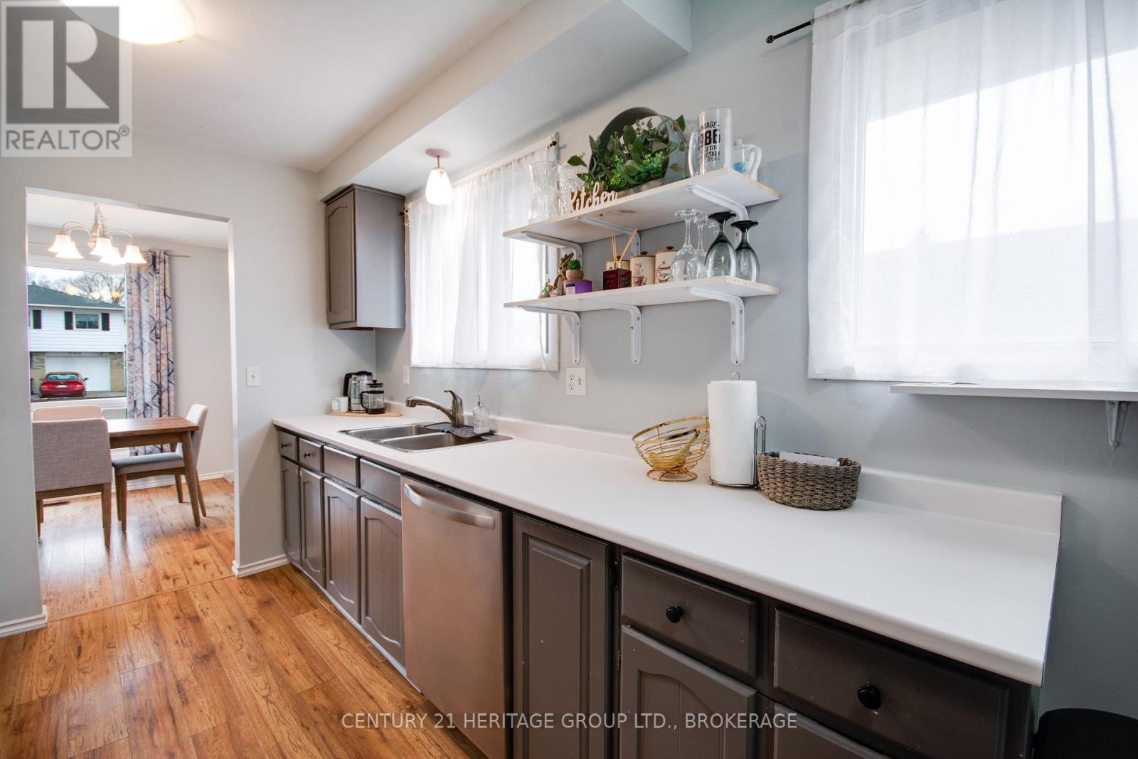 805 KIMBERLEY STREET - 9