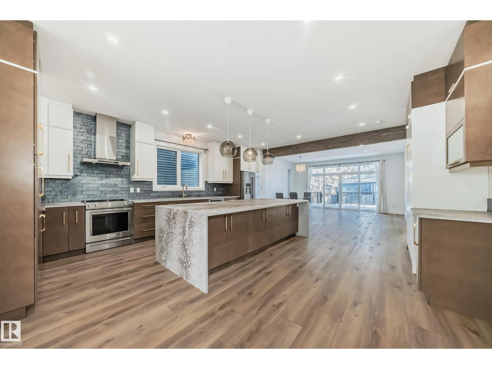 10506 68 AV NW, Edmonton