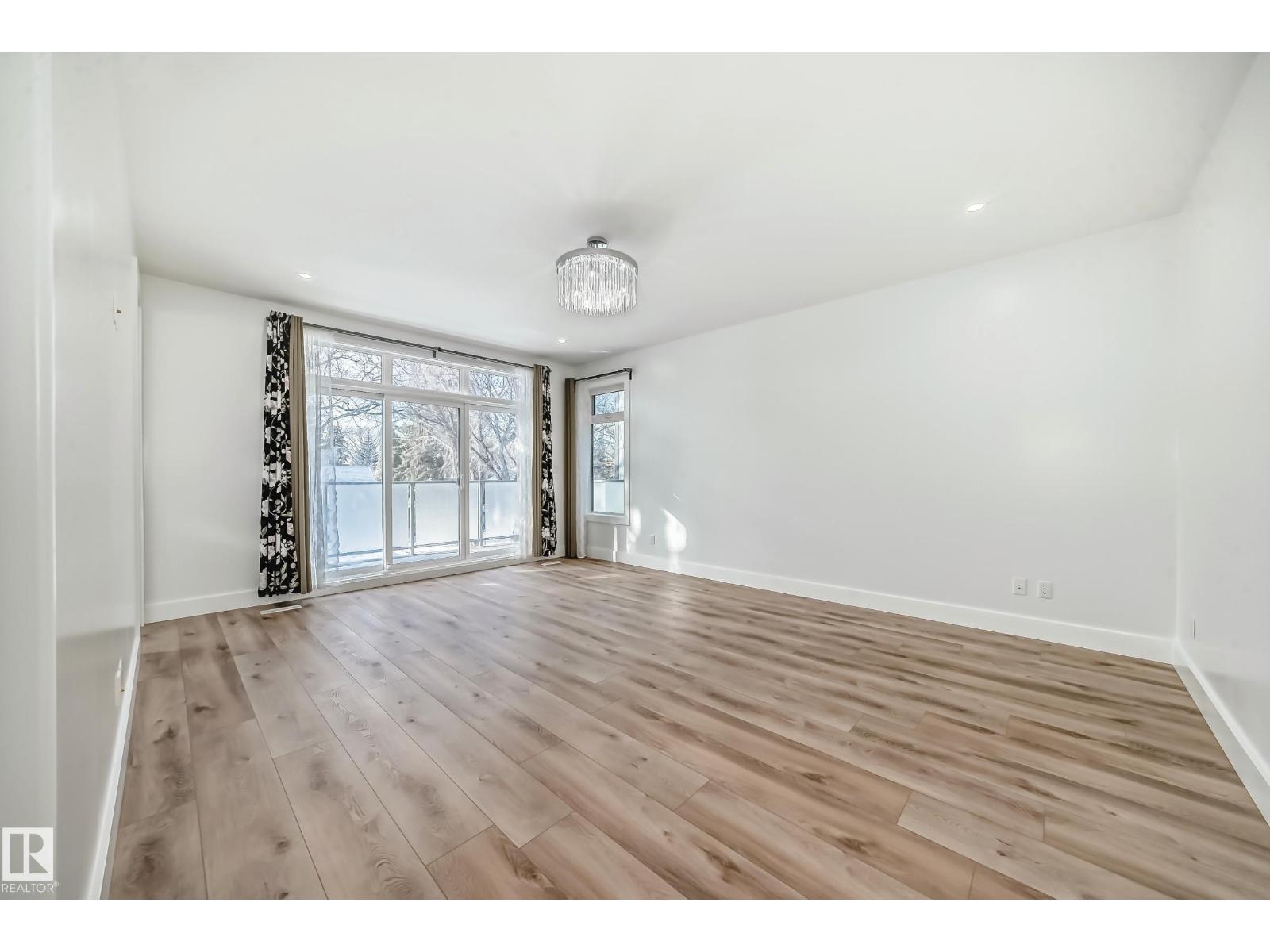 10506 68 AV NW, Edmonton