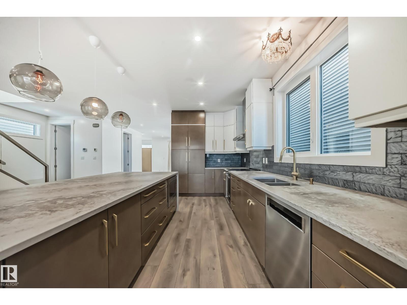 10506 68 AV NW, Edmonton