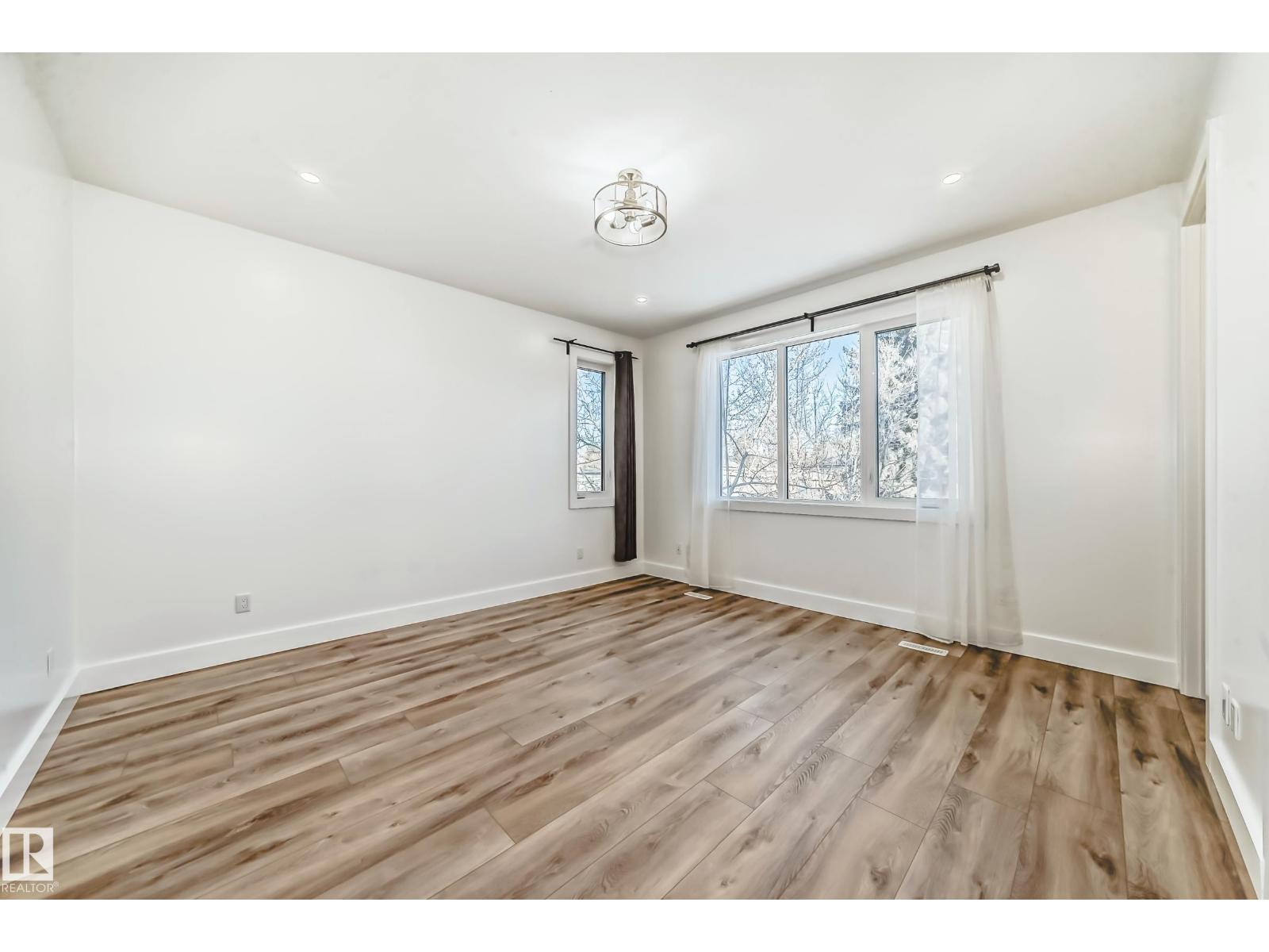 10506 68 AV NW, Edmonton