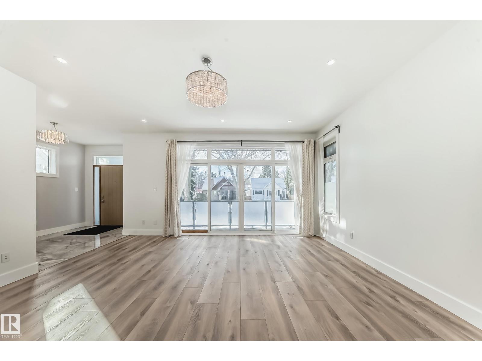 10506 68 AV NW, Edmonton