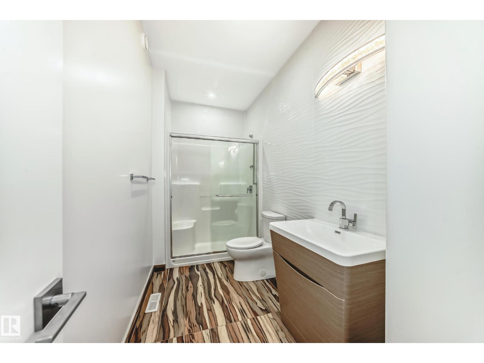 10506 68 AV NW, Edmonton