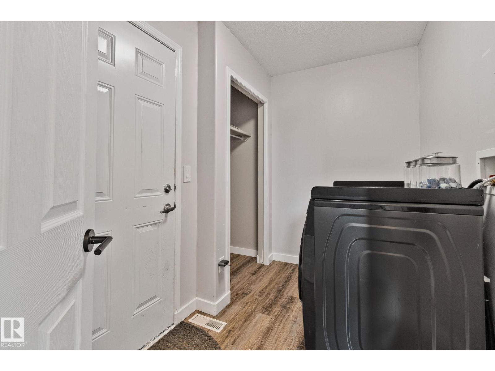 3711 161 AV NW, Edmonton