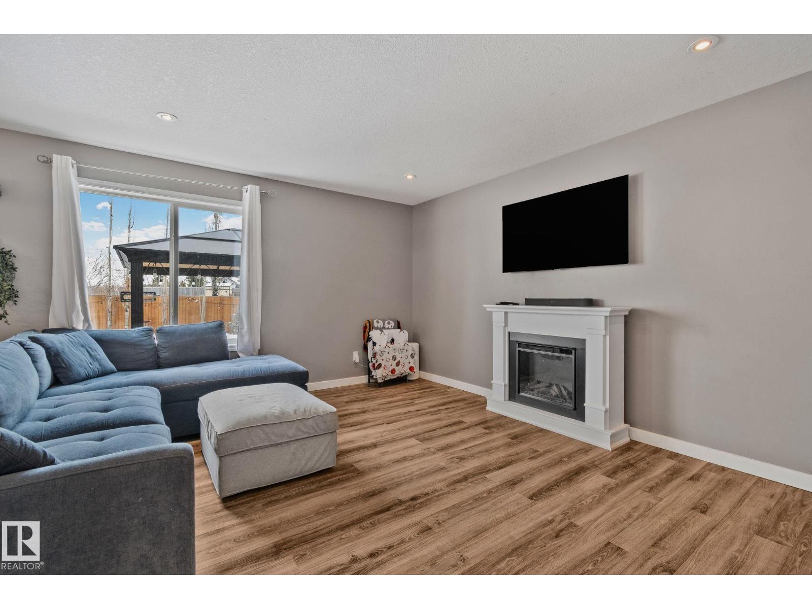 3711 161 AV NW, Edmonton