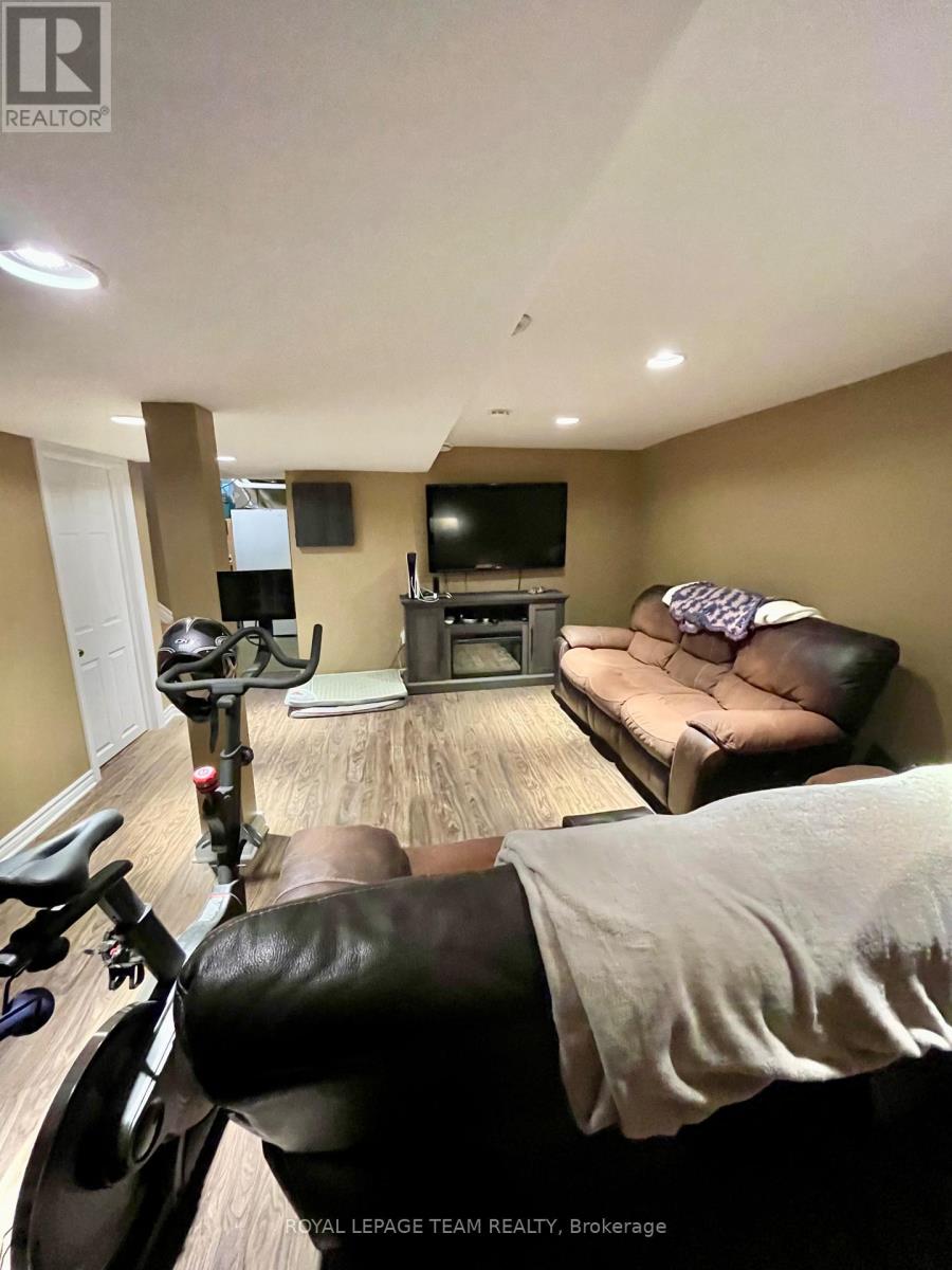 260 JORDAN AVENUE, Renfrew, Ontario