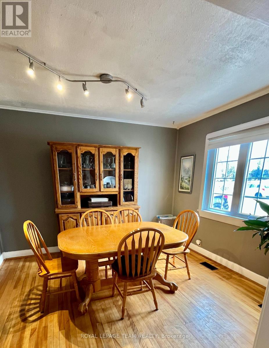 260 JORDAN AVENUE - 7