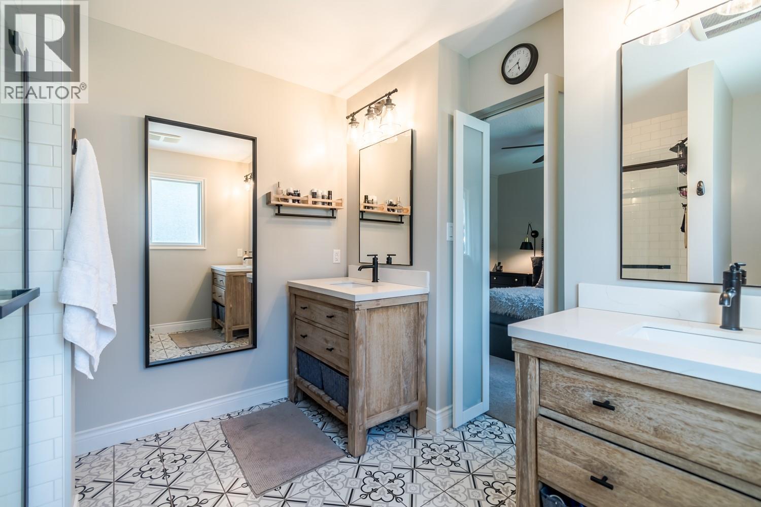 692 SUMMERS STREET - 26