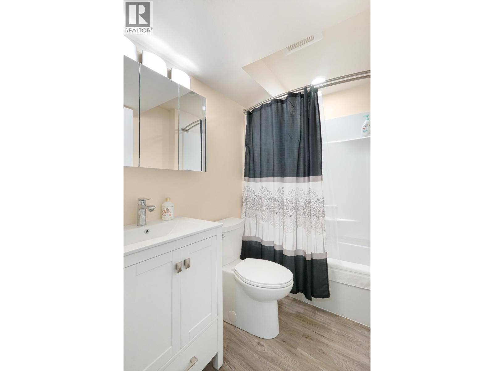 31 SPARKS AVENUE, Kitimat