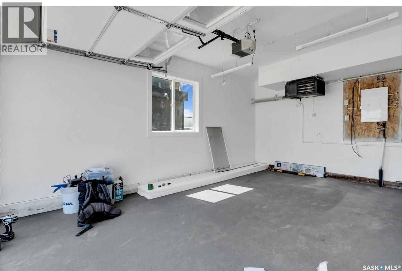 533 SHARMA CRESCENT - 14