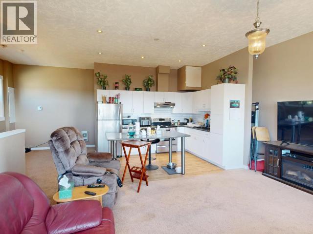 4566 MARINE AVE, Powell River