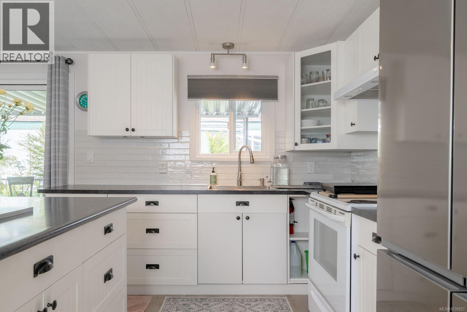 #27 10980 Westdowne Rd - 4
