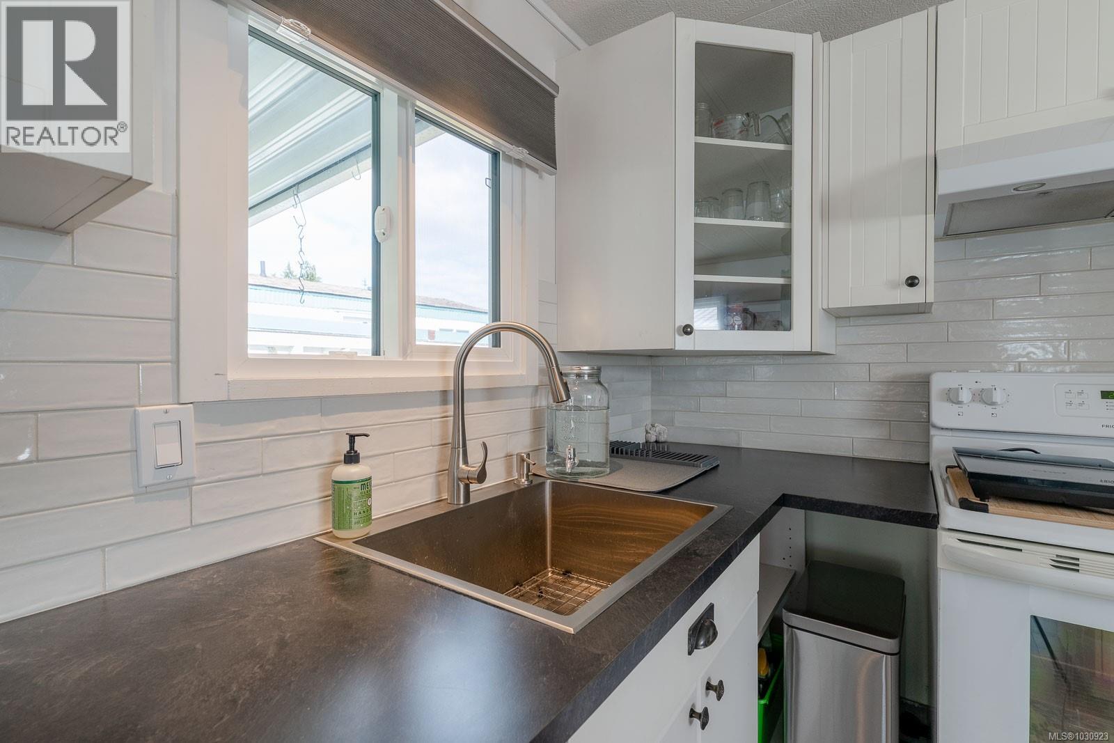 #27 10980 Westdowne Rd - 8