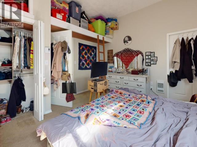 4566 MARINE AVE, Powell River