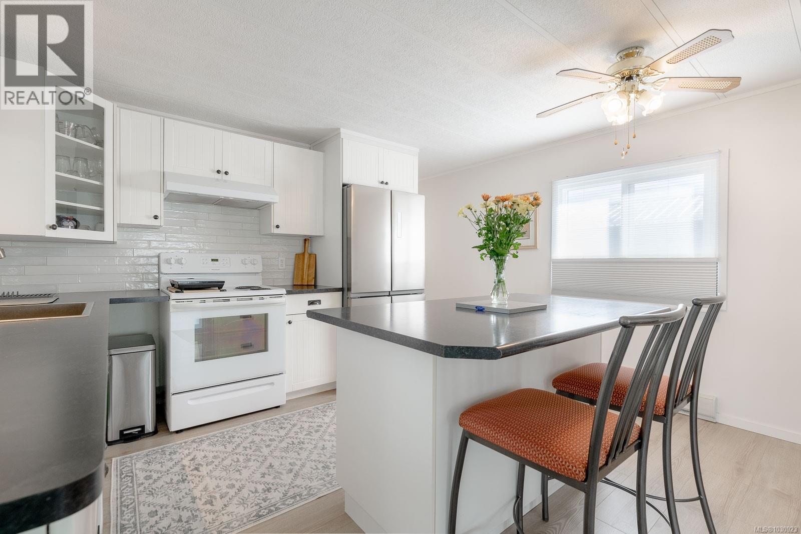 #27 10980 Westdowne Rd - 7