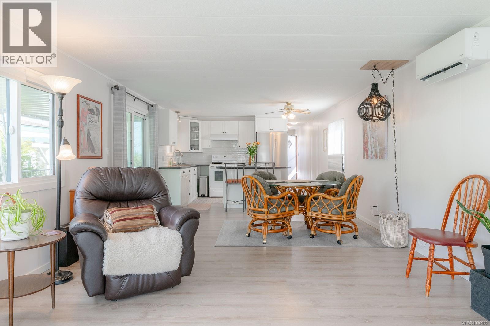 #27 10980 WESTDOWNE RD - 17