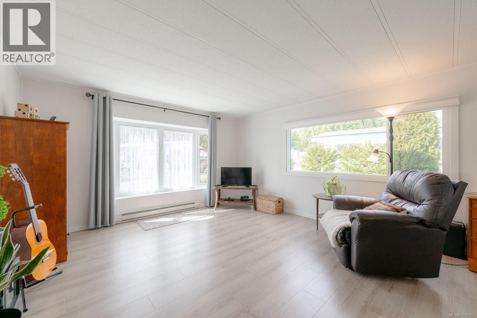 #27 10980 Westdowne Rd - 15