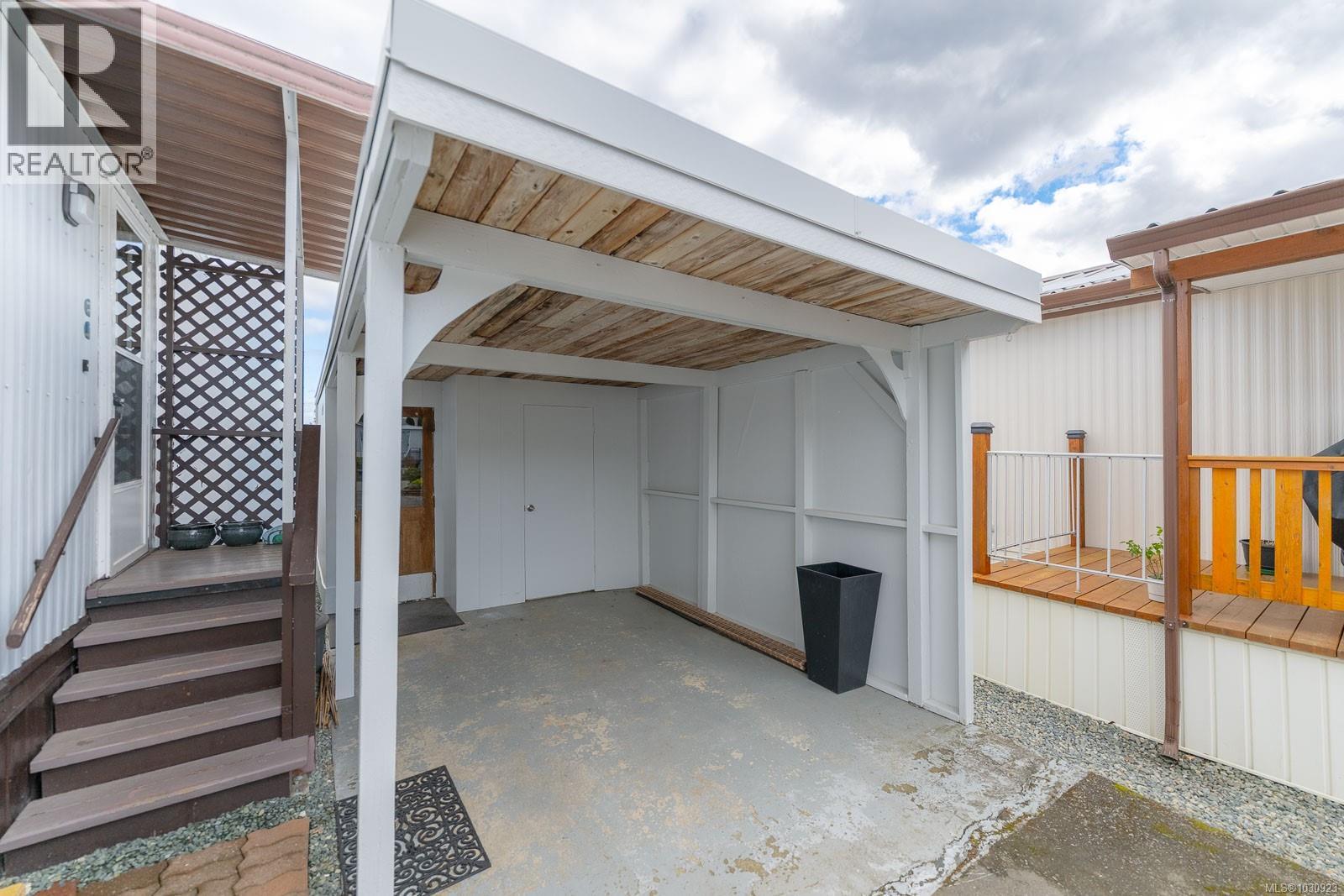 #27 10980 Westdowne Rd - 25