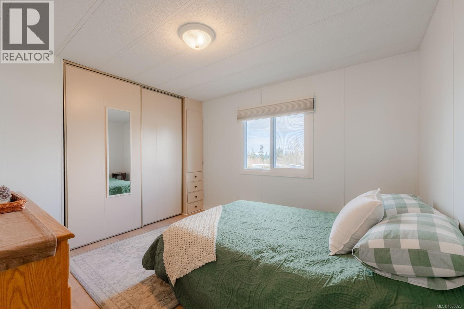 #27 10980 Westdowne Rd - 22