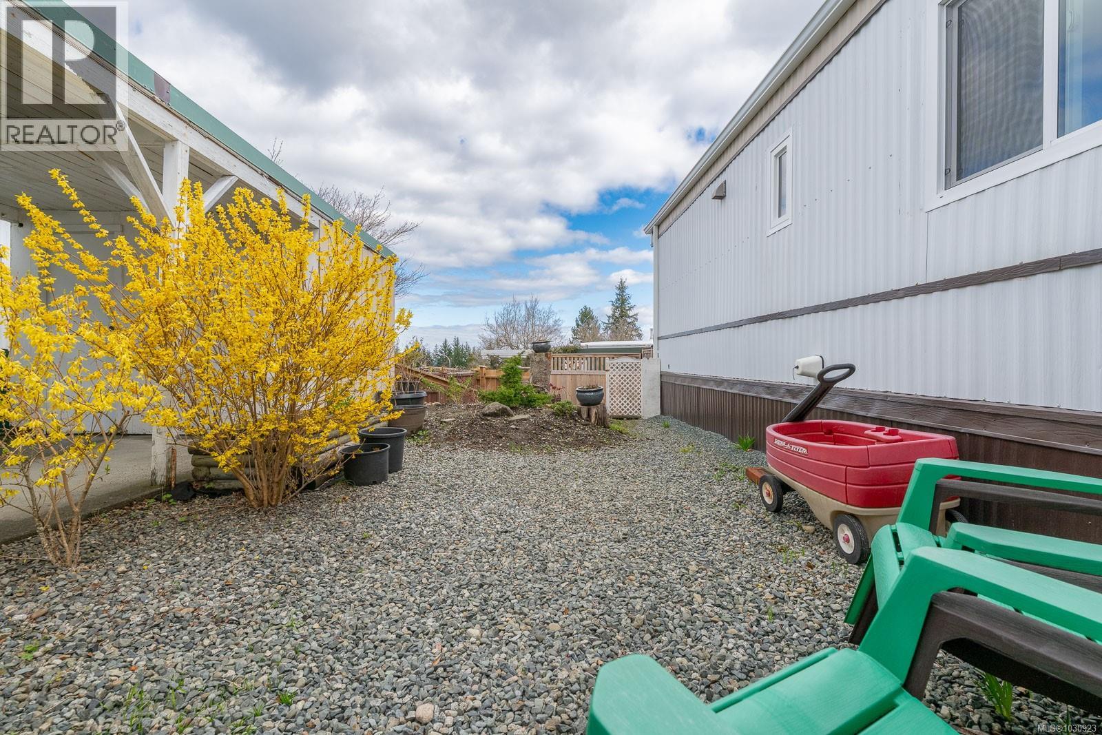 #27 10980 Westdowne Rd - 33