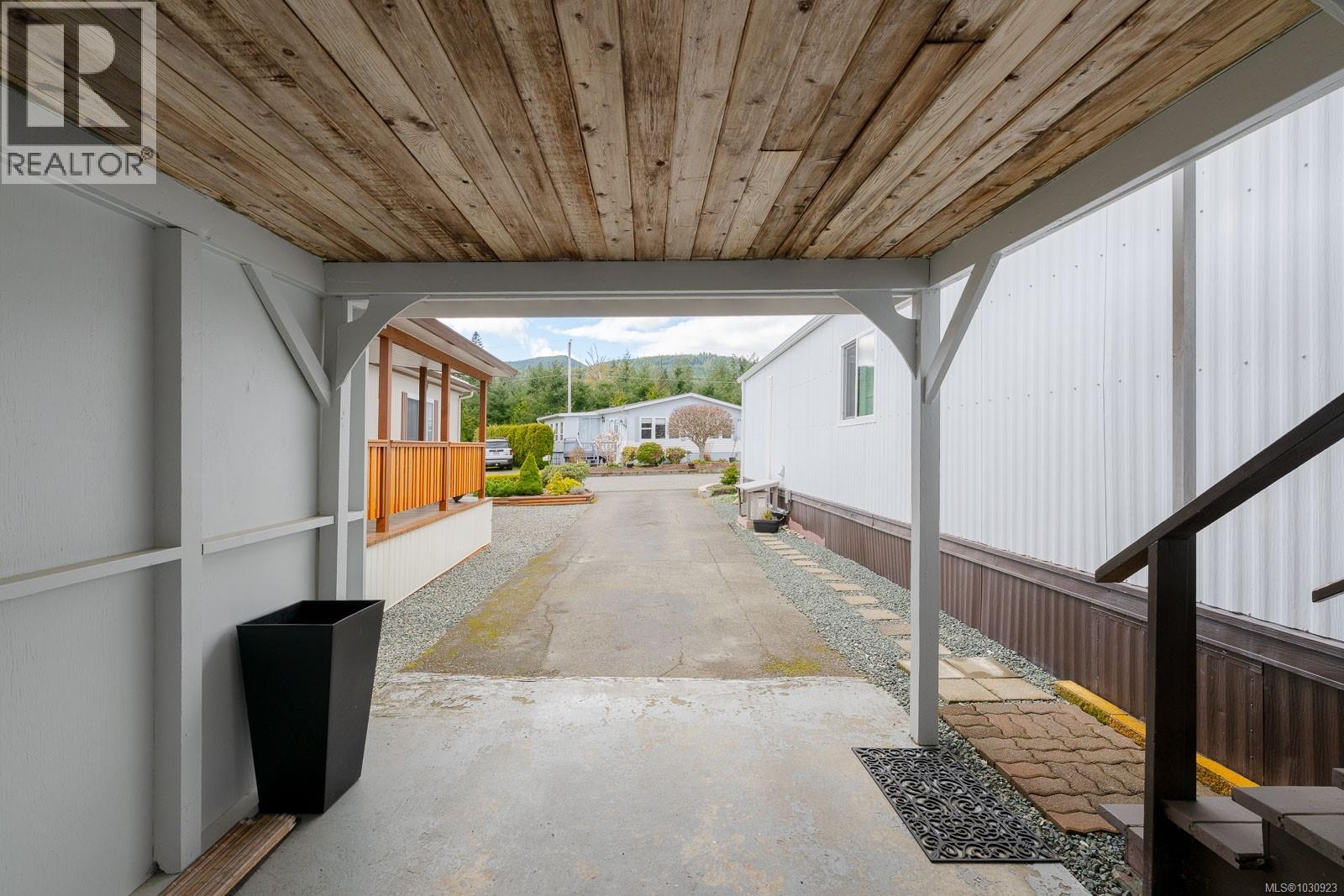 #27 10980 Westdowne Rd - 27