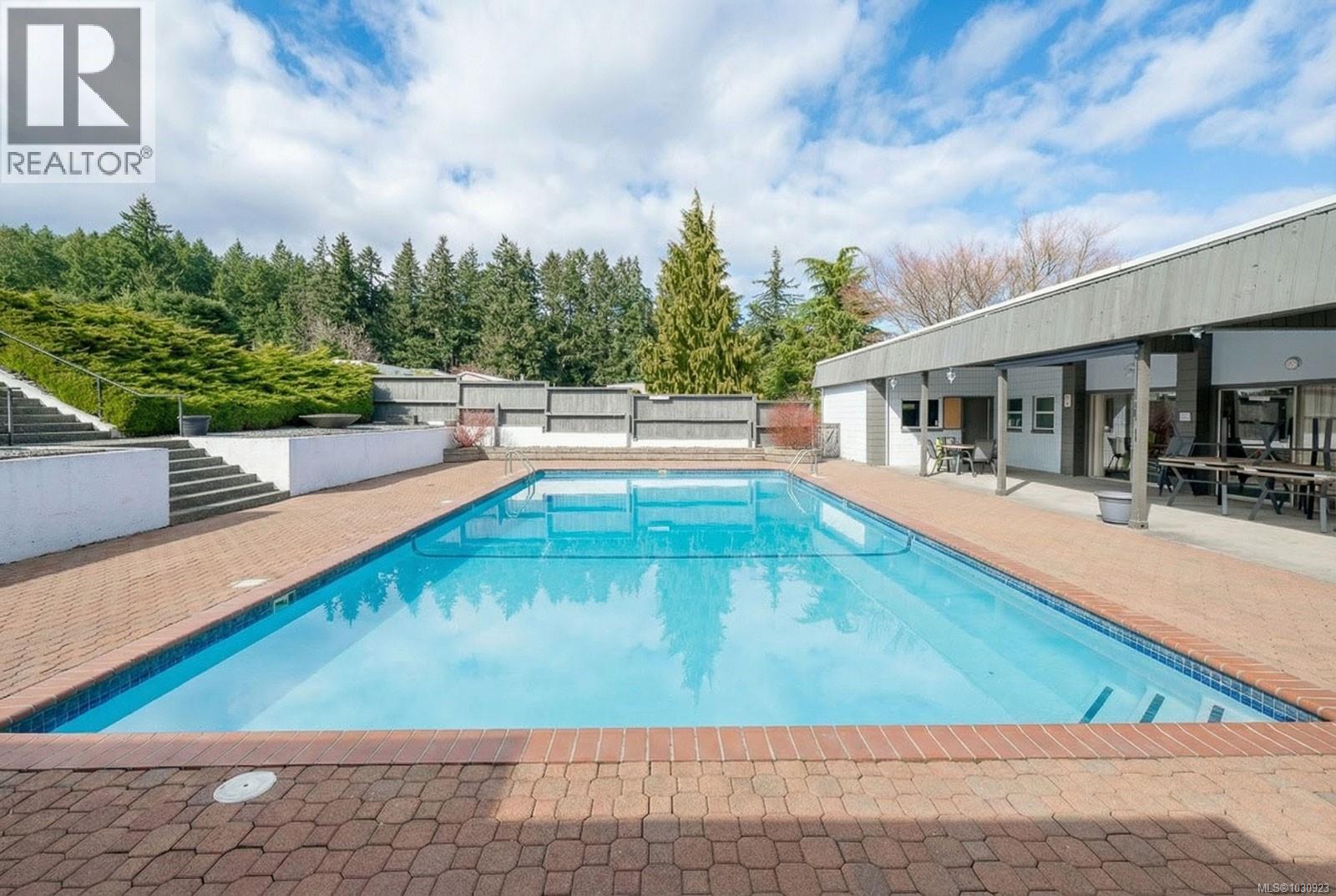 #27 10980 Westdowne Rd - 37