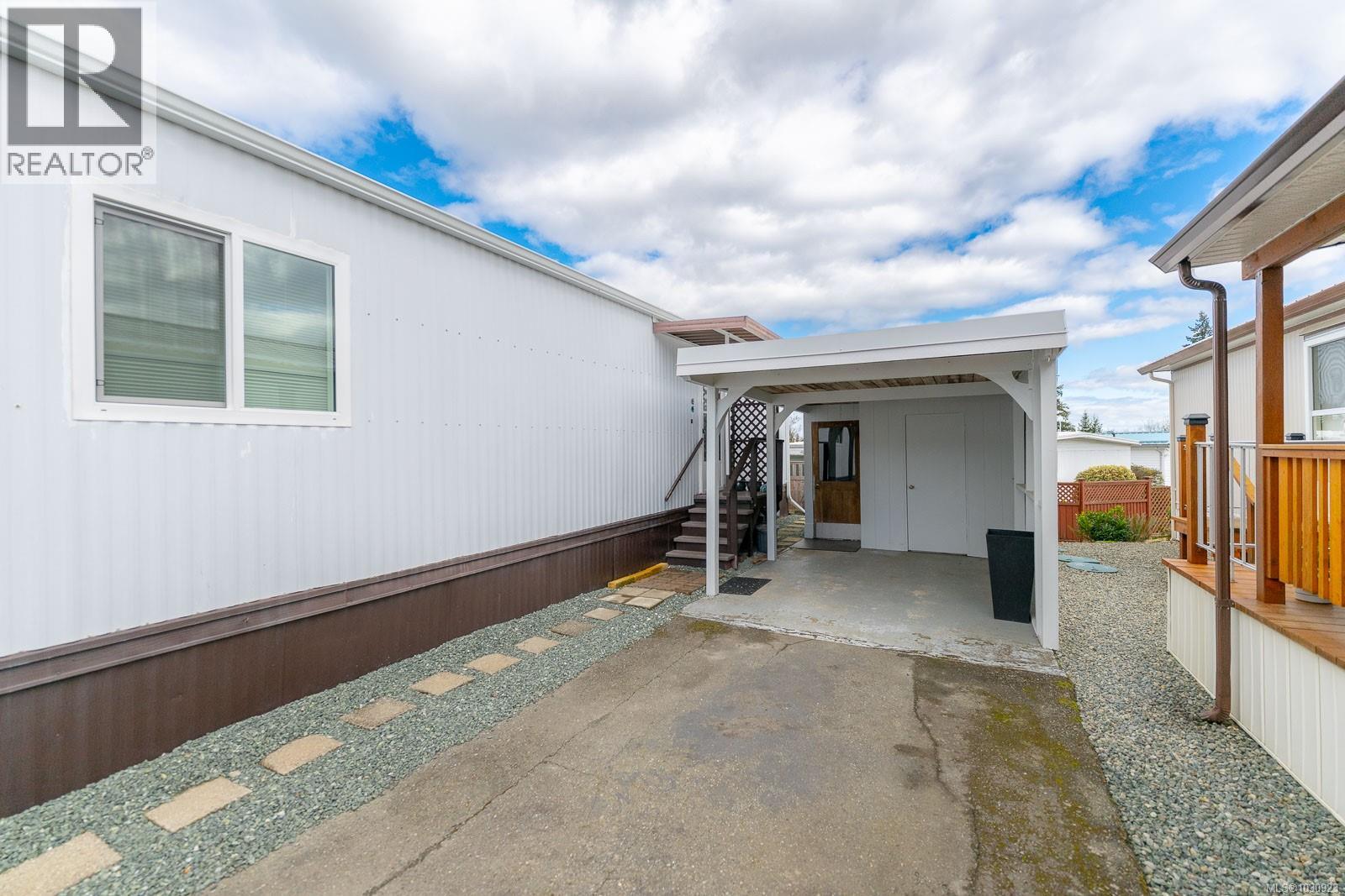 #27 10980 Westdowne Rd - 24