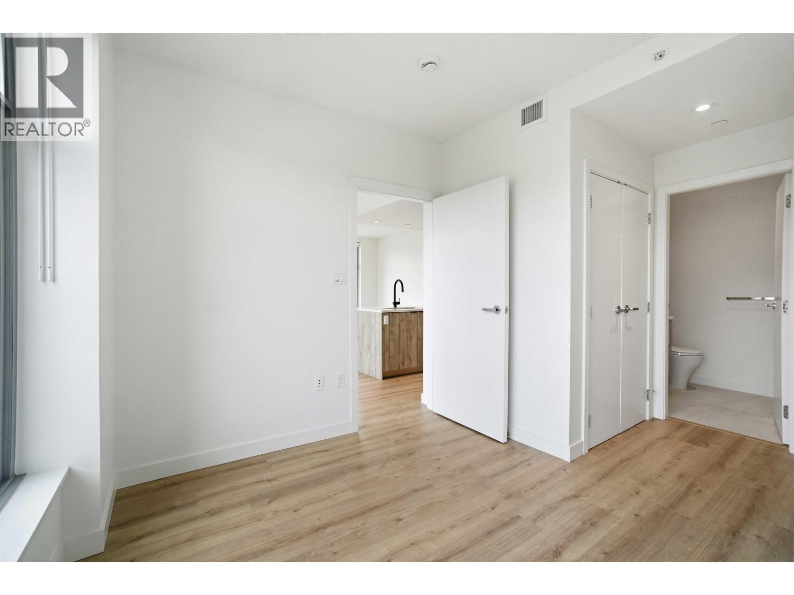 312 755 HARBOURSIDE DRIVE, North Vancouver