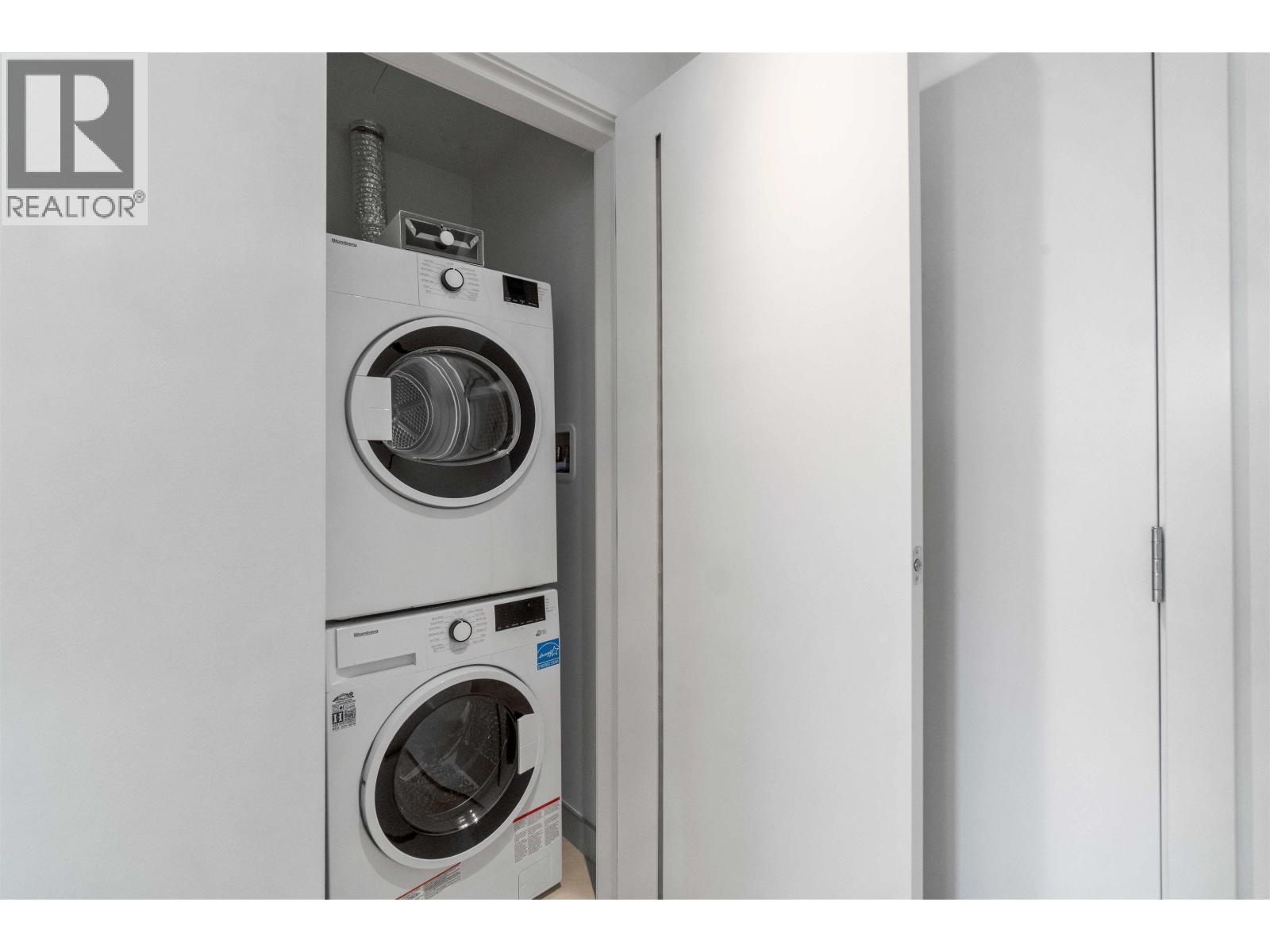 312 755 HARBOURSIDE DRIVE, North Vancouver