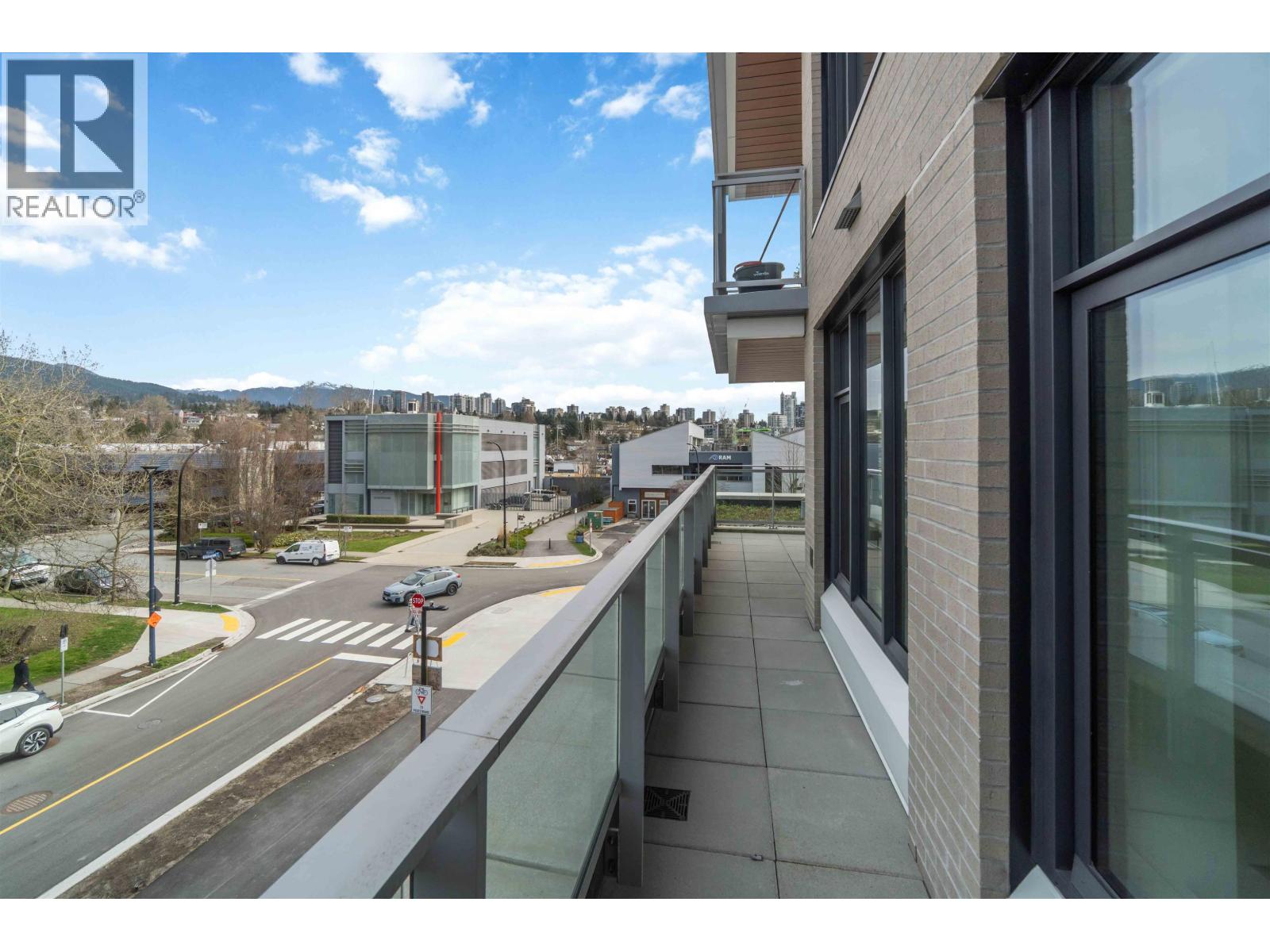 312 755 HARBOURSIDE DRIVE, North Vancouver