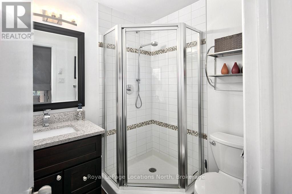 #38 127 ALFRED STREET W - 21