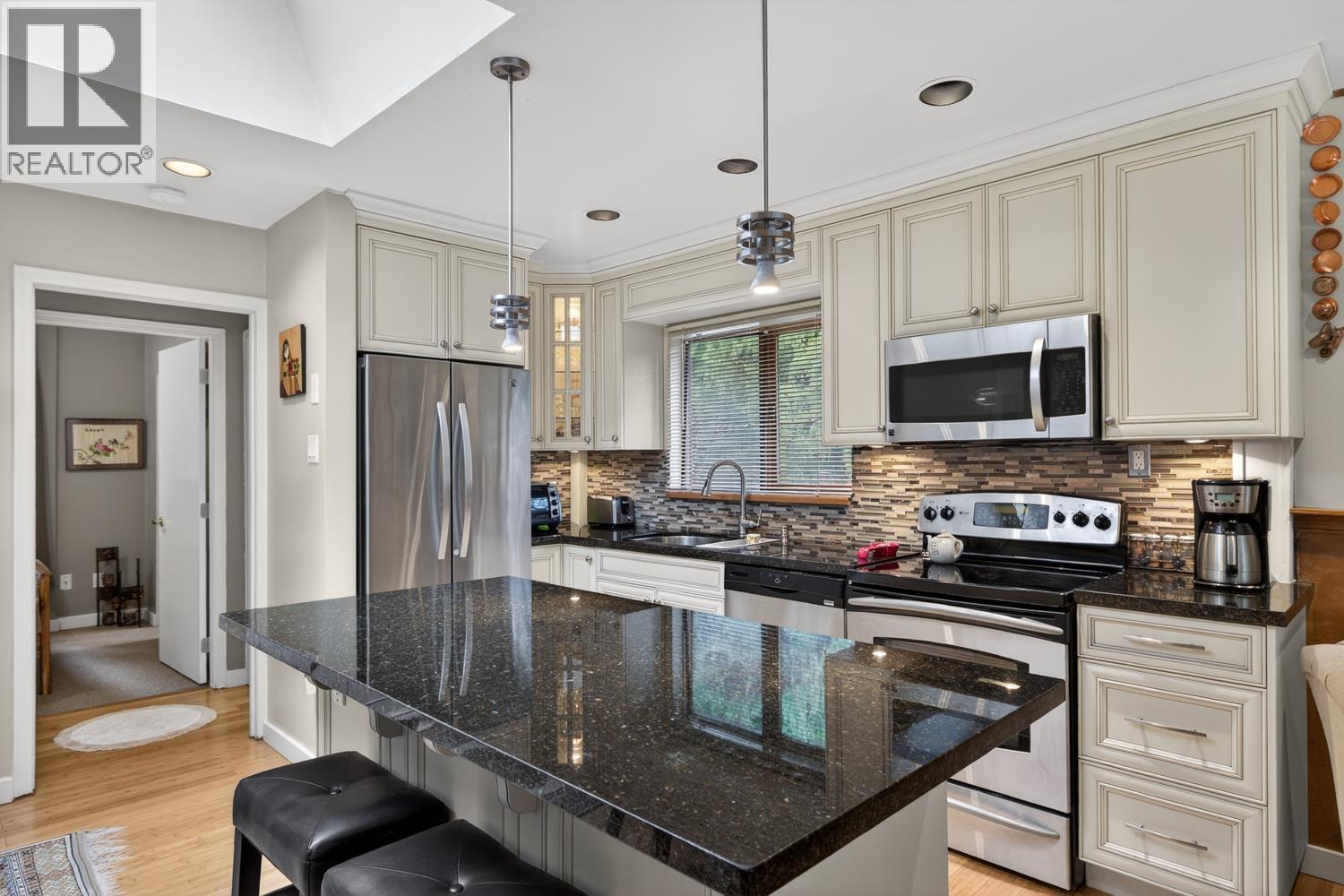 1309 OCEANVIEW ROAD, Bowen Island