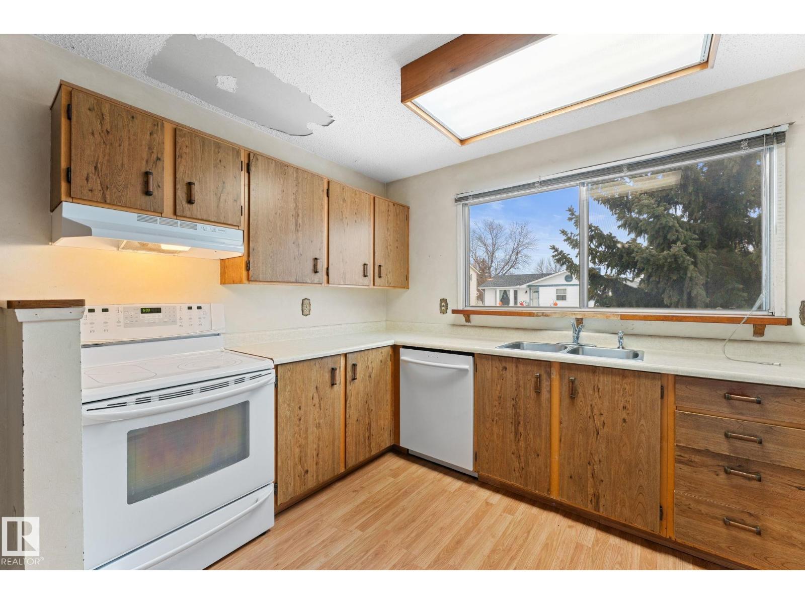 3422 138A AV NW NW, Edmonton