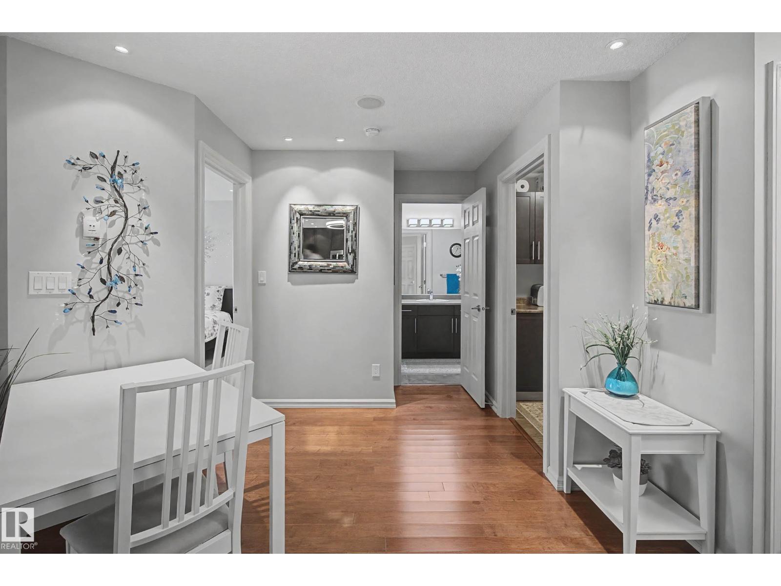 #210 2204 44 AV NW, Edmonton