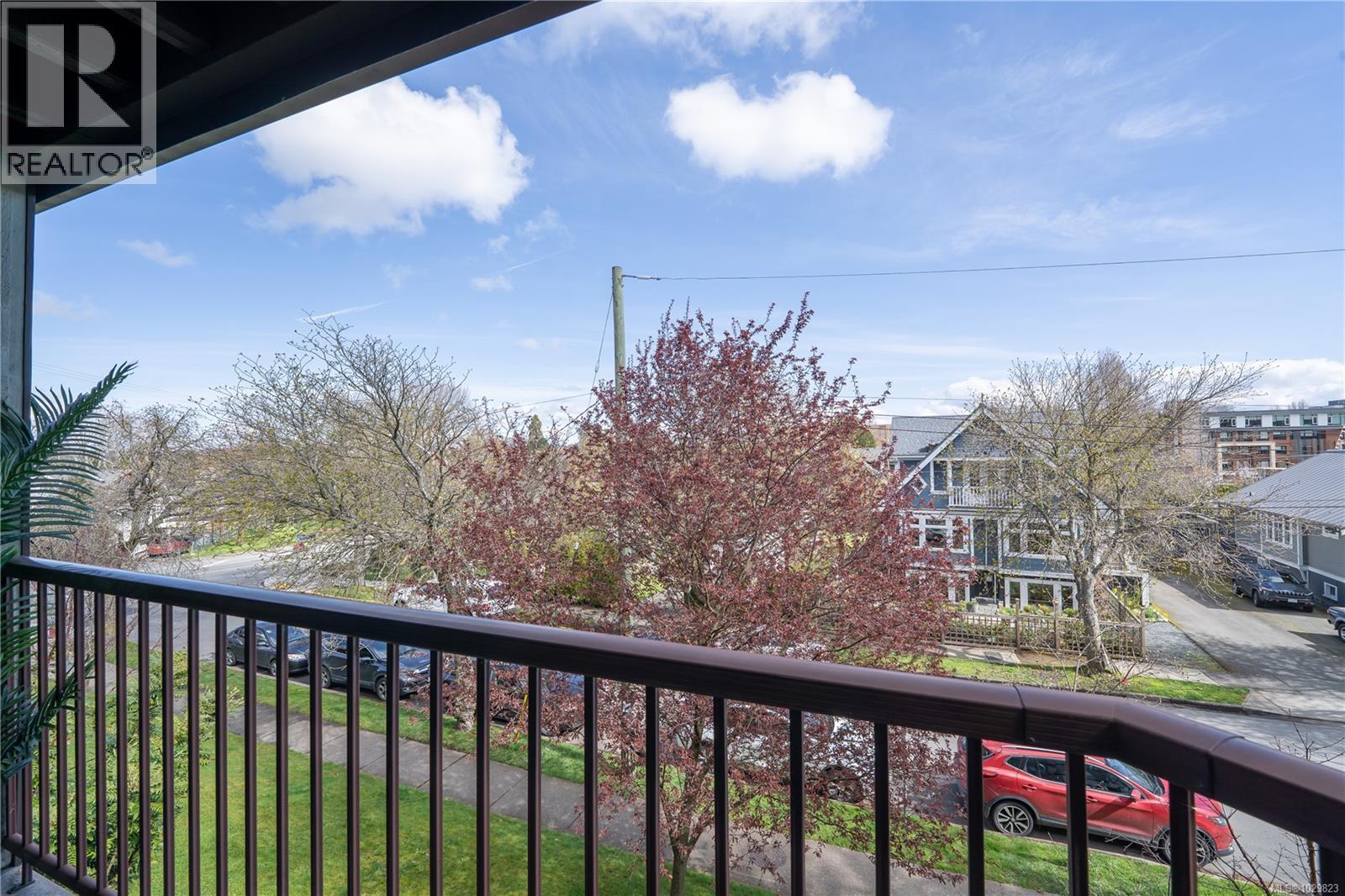 312 1655 Begbie St, Victoria