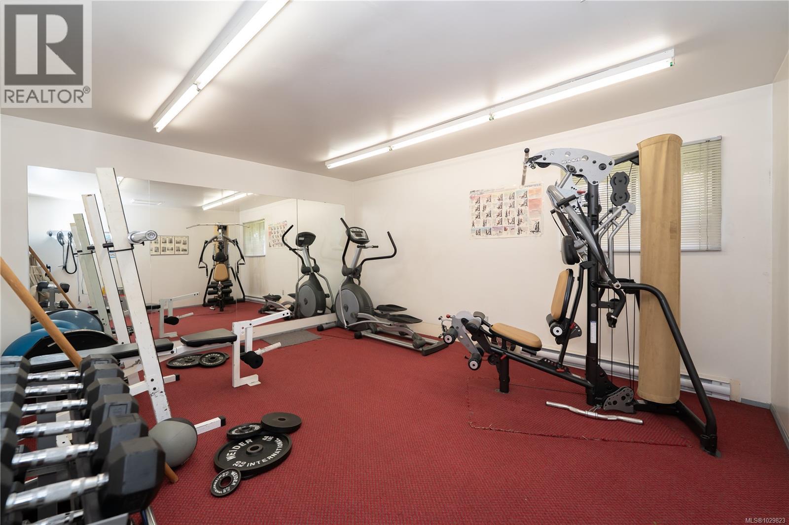 312 1655 Begbie St, Victoria