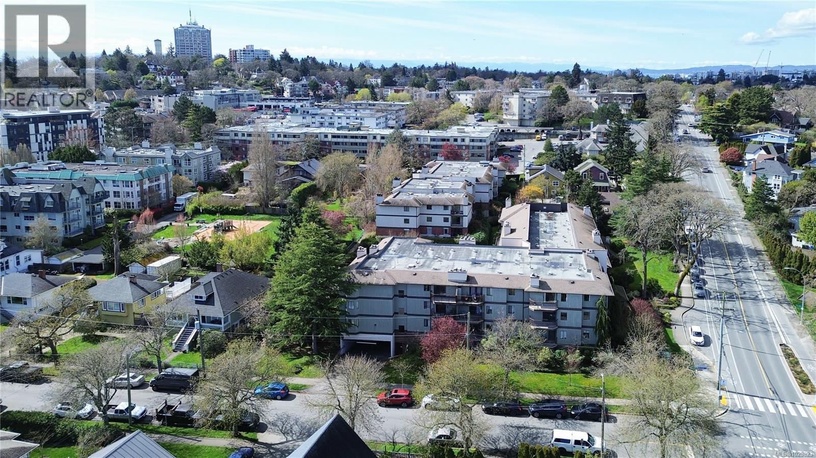 312 1655 Begbie St, Victoria