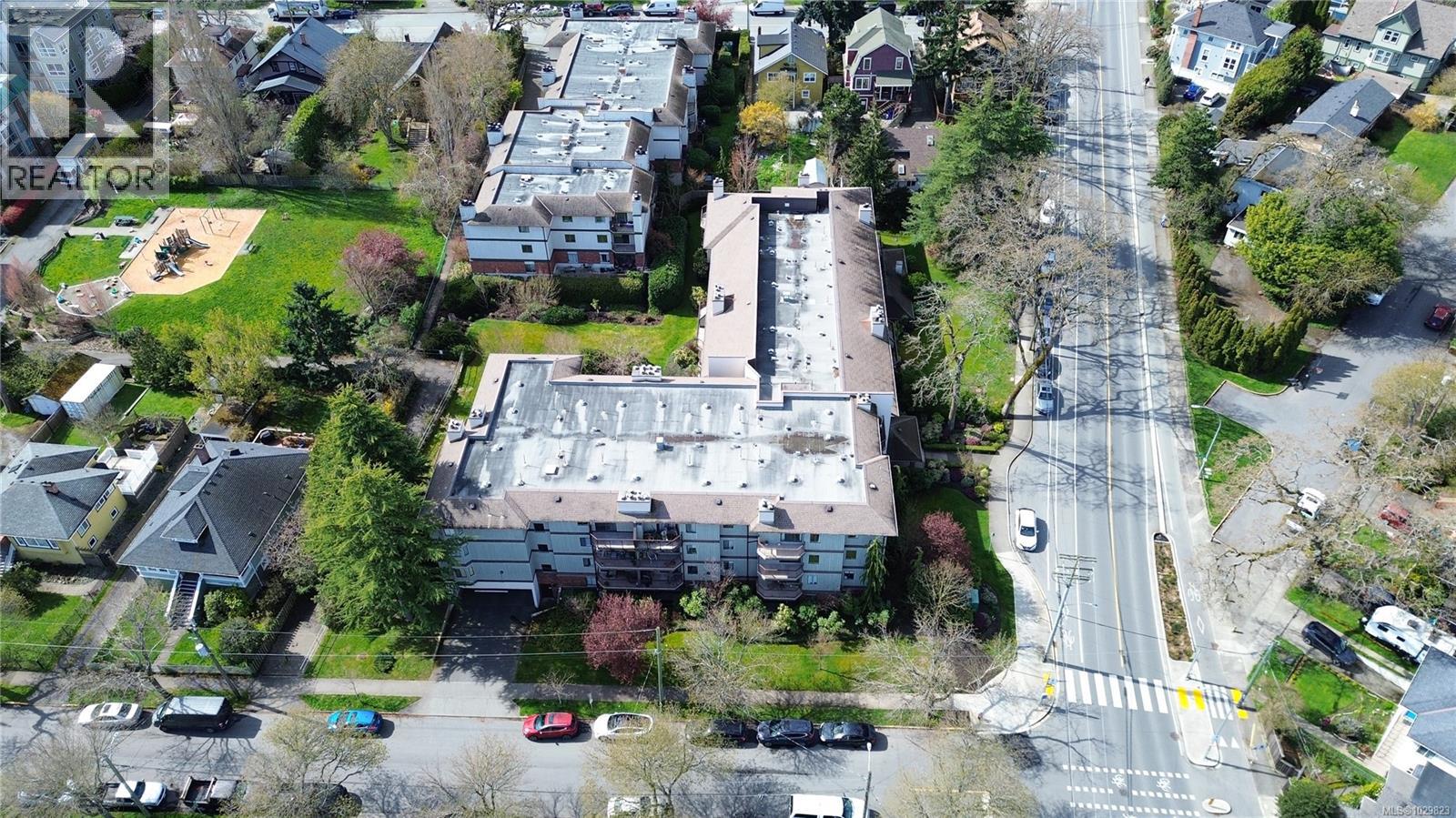 312 1655 Begbie St, Victoria