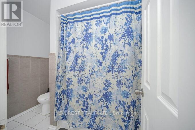 #127 2 SIR LOU DRIVE - 25
