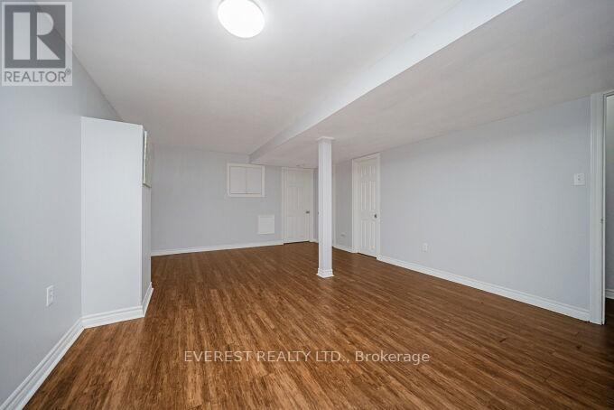#127 2 SIR LOU DRIVE - 28