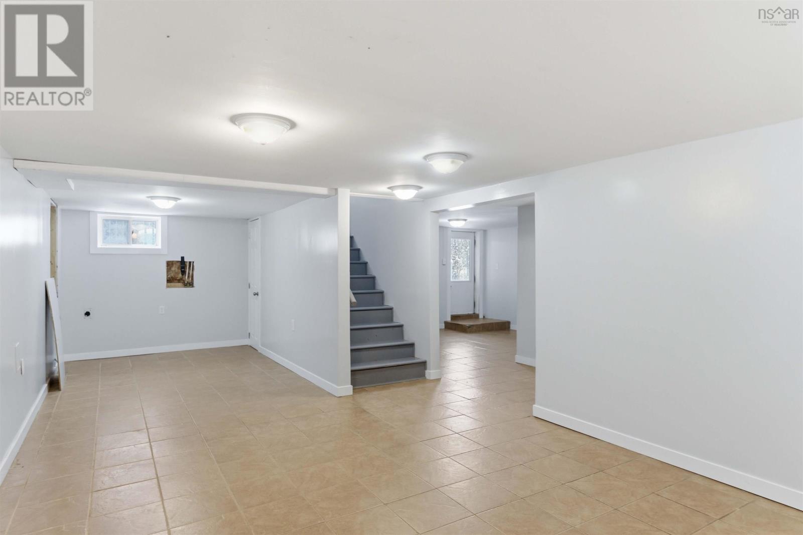 395 COLLEGE ROAD - 22