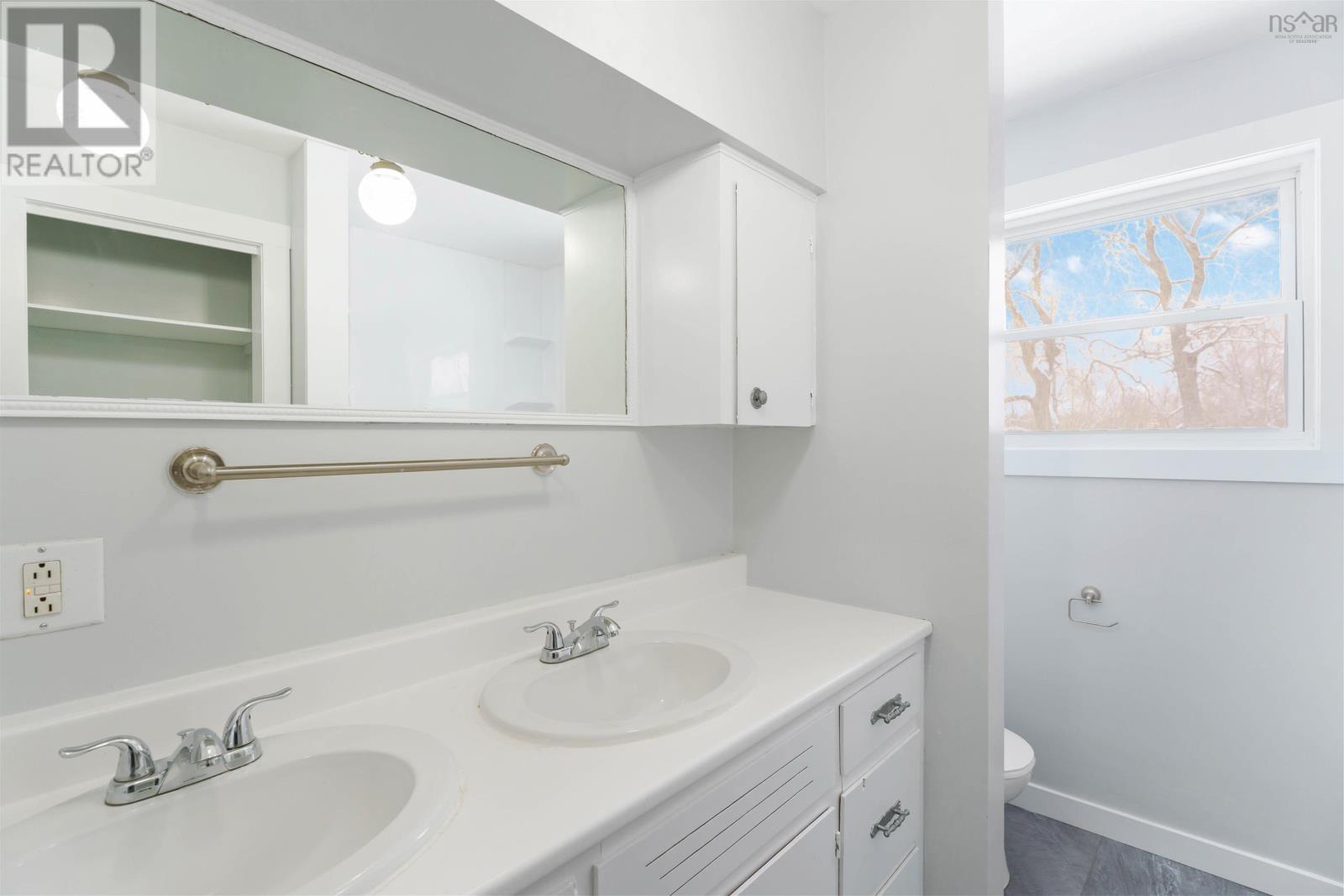 395 COLLEGE ROAD - 19