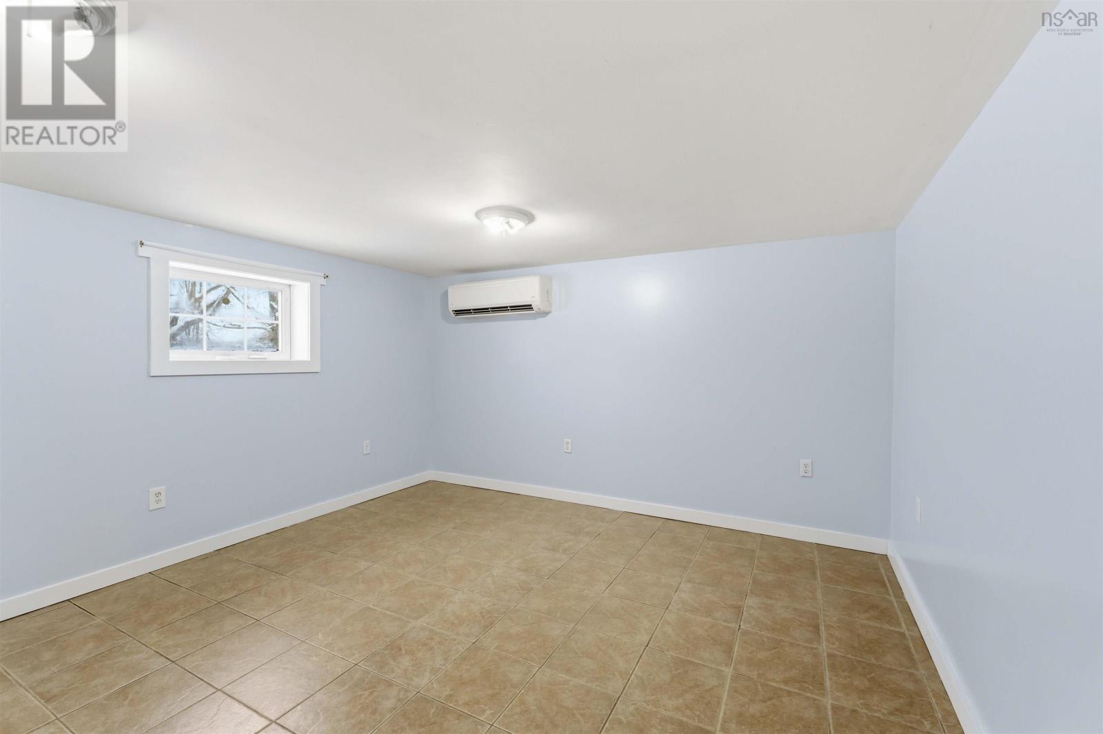 395 COLLEGE ROAD - 24