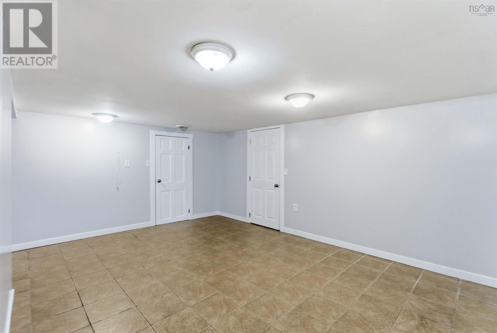 395 COLLEGE ROAD - 20