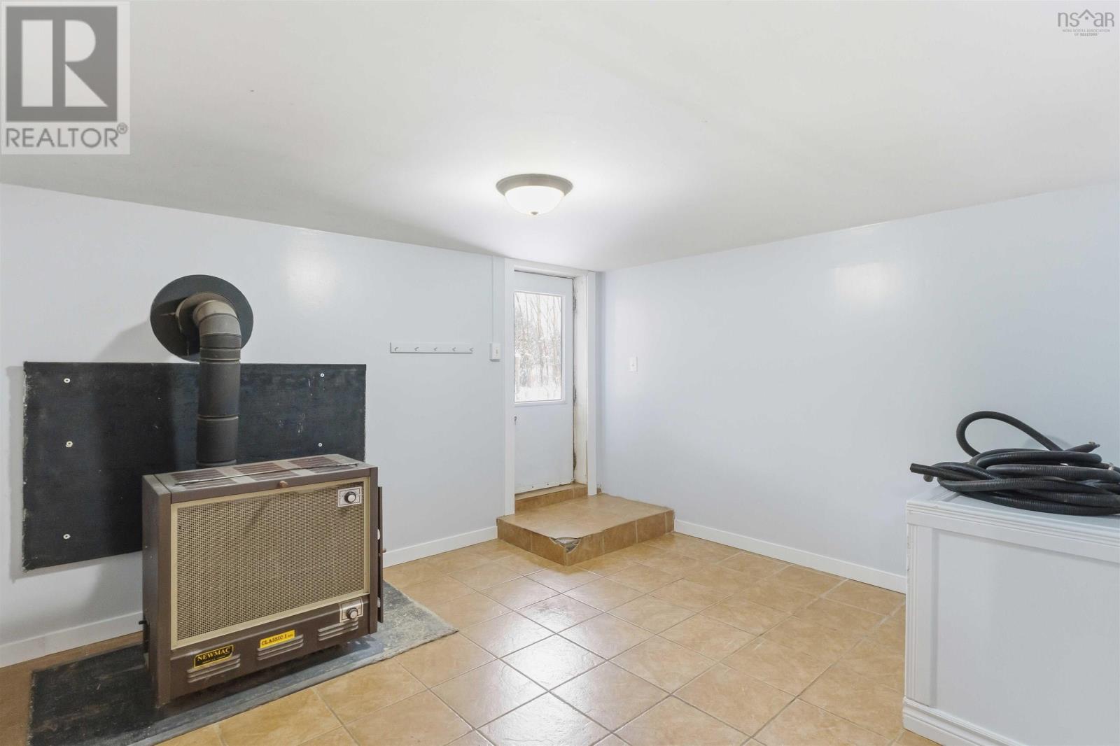 395 COLLEGE ROAD - 23