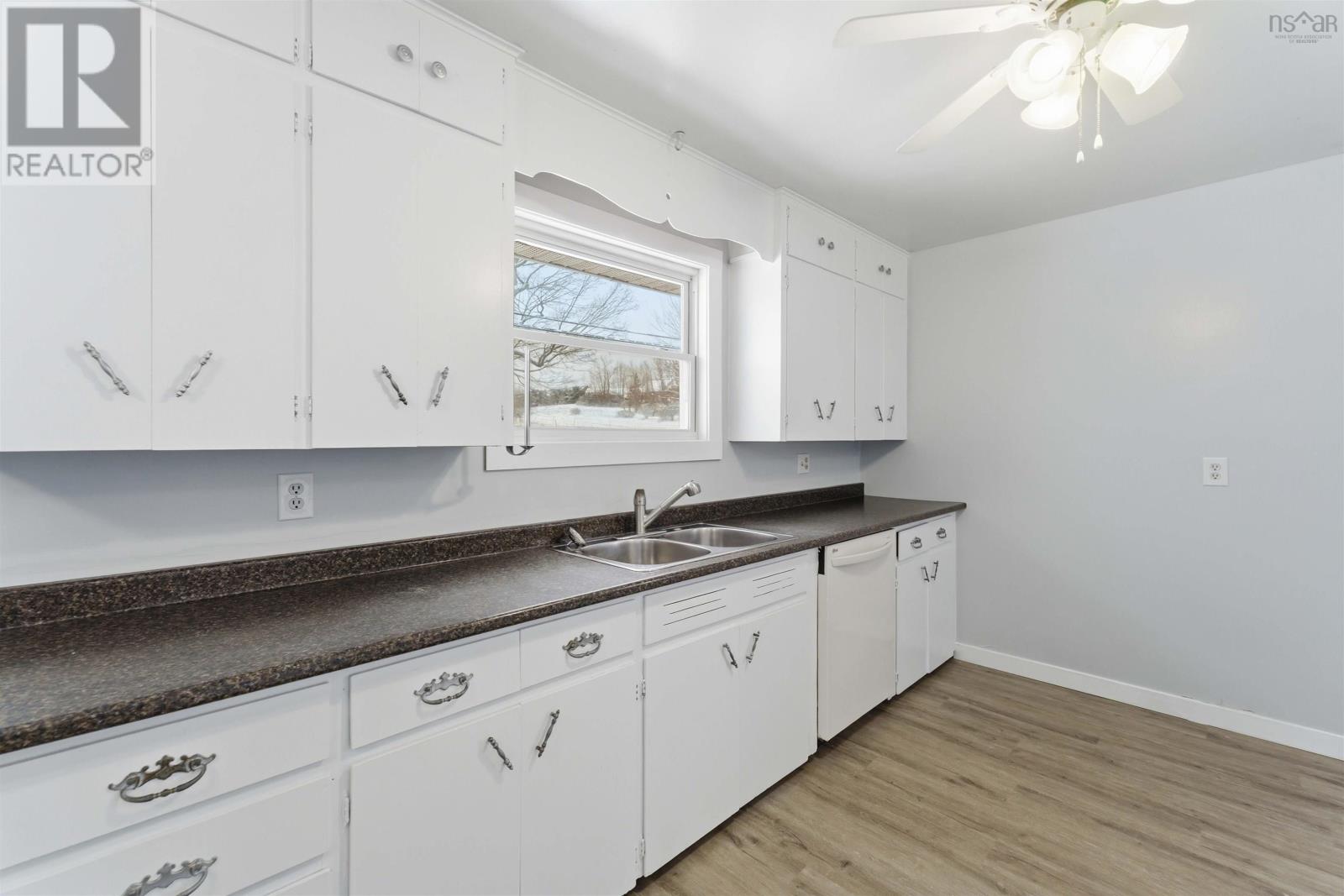 395 COLLEGE ROAD - 8